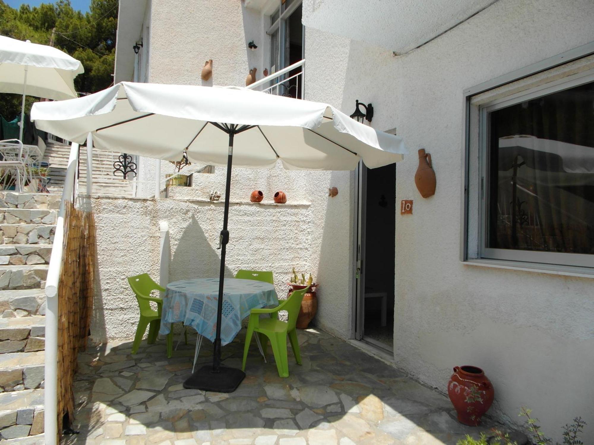 Eri Studios Agia Marina  Rum bild