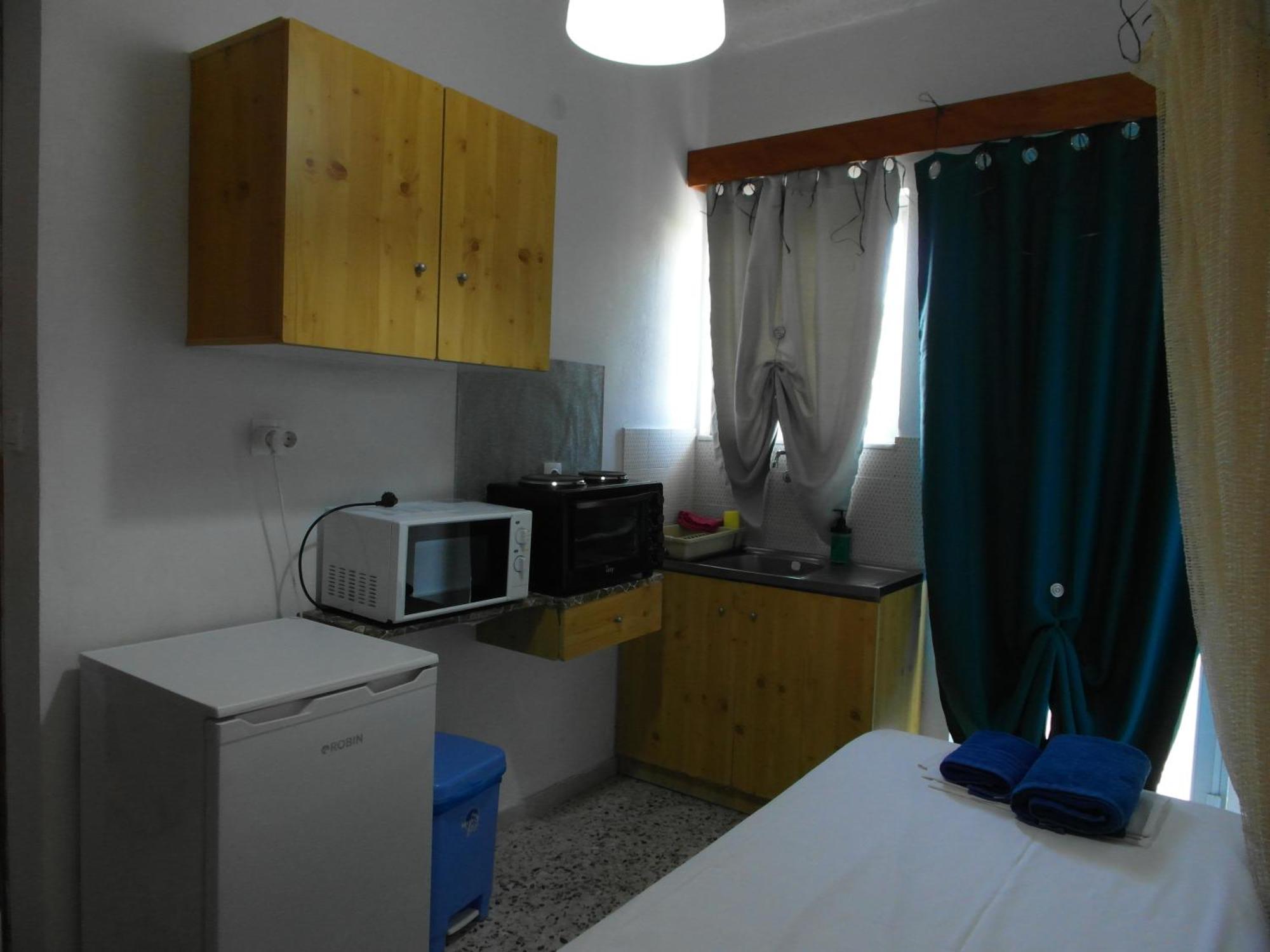 Eri Studios Agia Marina  Rum bild
