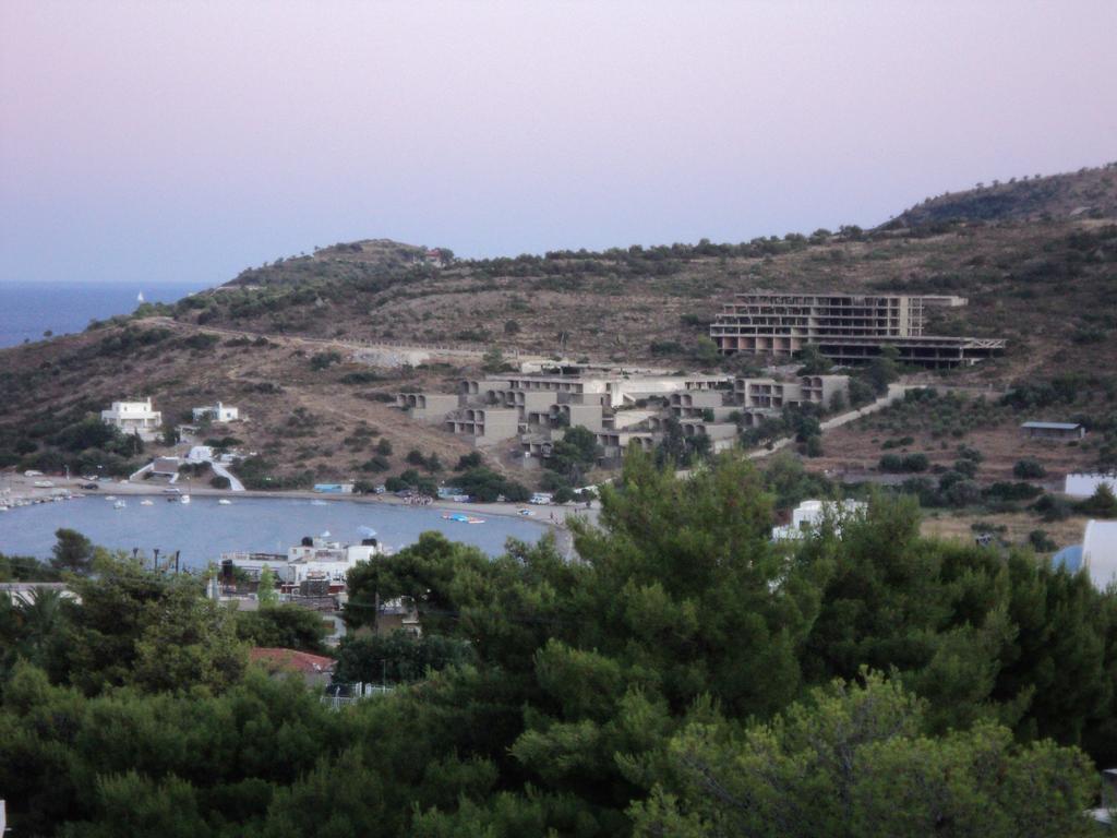 Eri Studios Agia Marina  Exteriör bild